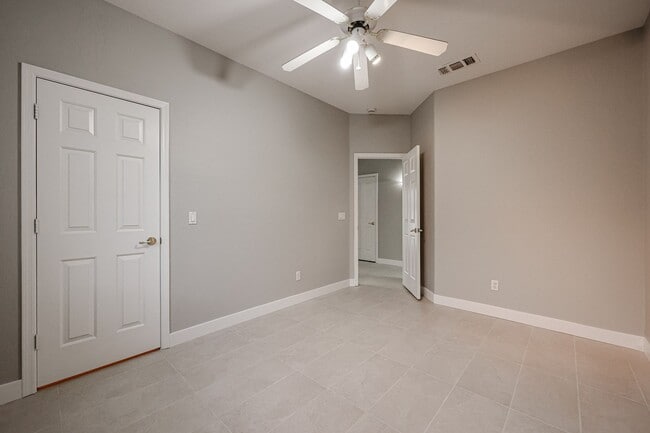 Building Photo - COMING SOON! Location! Fully remodelled 4B...