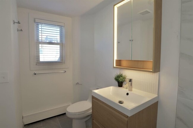 Building Photo - 432 2nd St