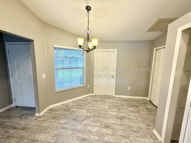 Building Photo - 3805 Springlake Village Ct