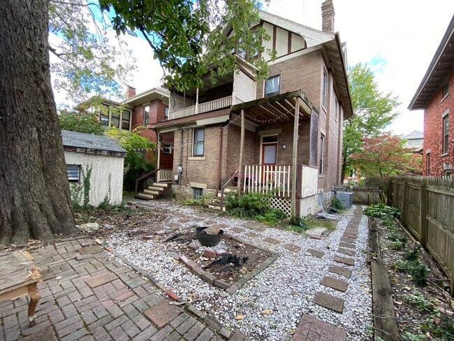Building Photo - 75 E Oakland Ave