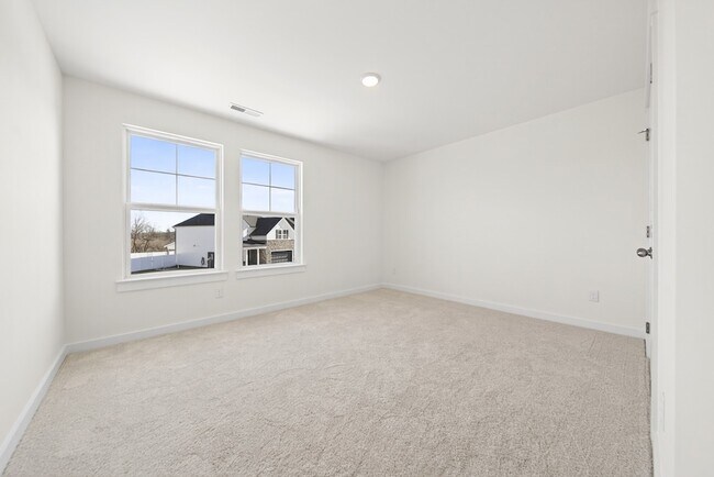 Building Photo - 404 Old Spg Ln