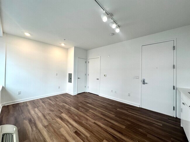 Building Photo - 253 Academy St