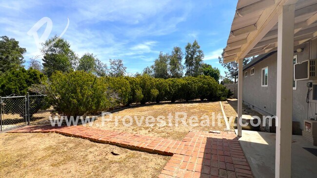 Building Photo - Nice 3 Bed, 2 Bath Home in Hesperia!!