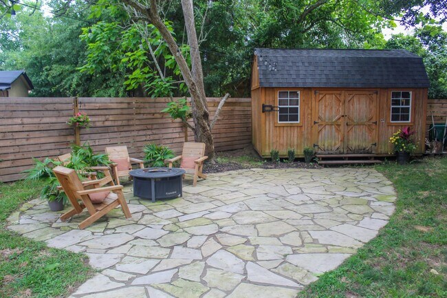 Building Photo - Renovated 3-Bedroom Single-Story Home with...
