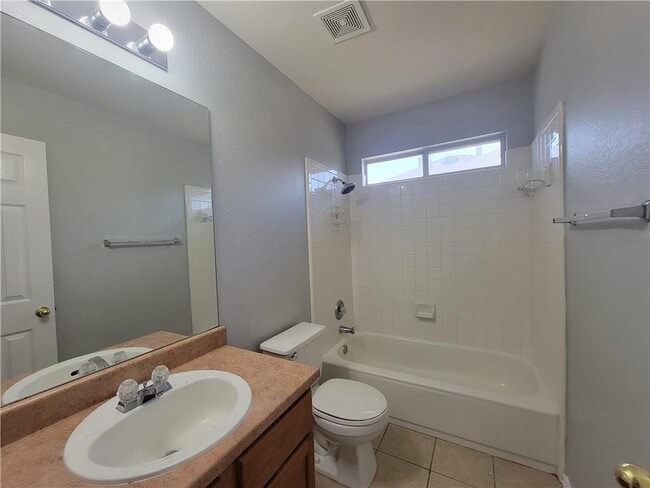 Building Photo - 1717 Matthews Ln