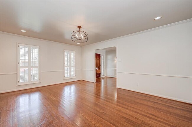 Building Photo - 12419 Huntingwick Dr