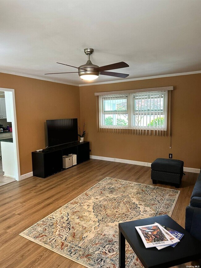 Building Photo - 115 Wedgewood Dr