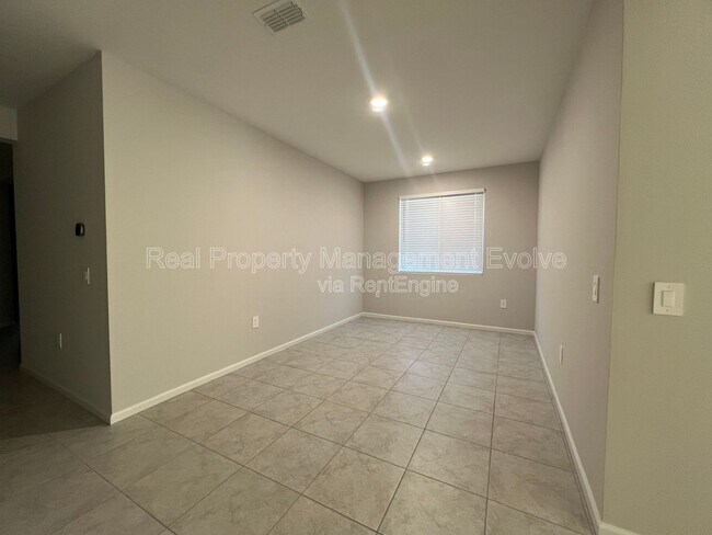 Building Photo - 3435 S 177th Dr