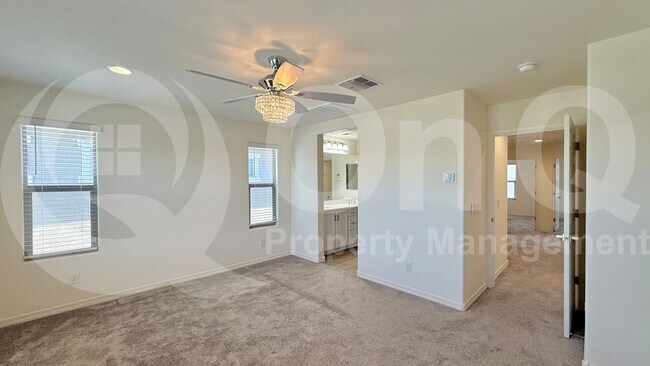 Building Photo - 3913 S 58th Ln