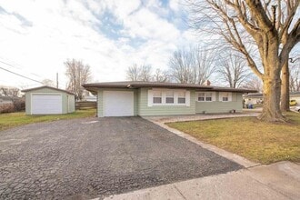 Building Photo - 901 Tribal St