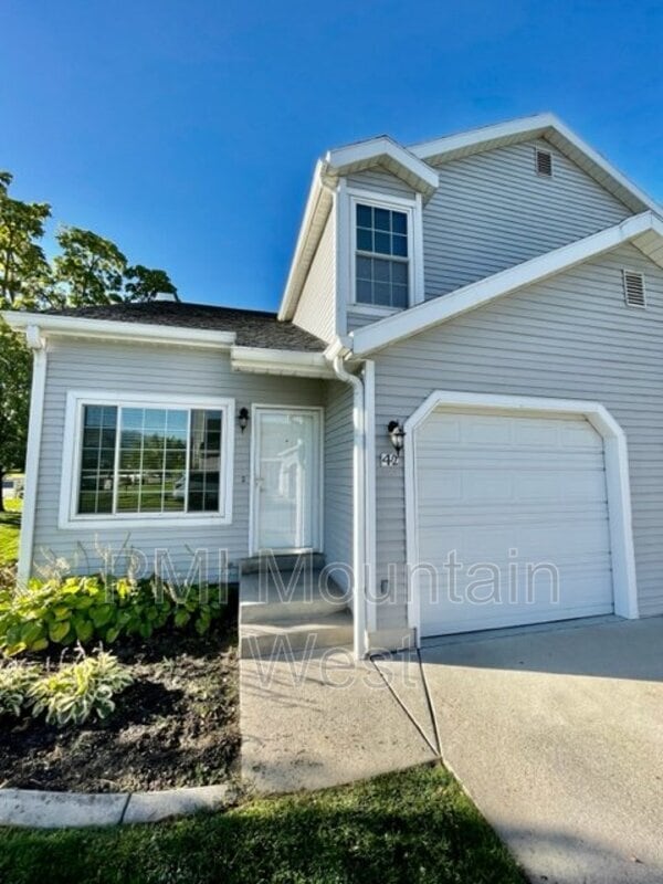 Building Photo - 499 N 200 W