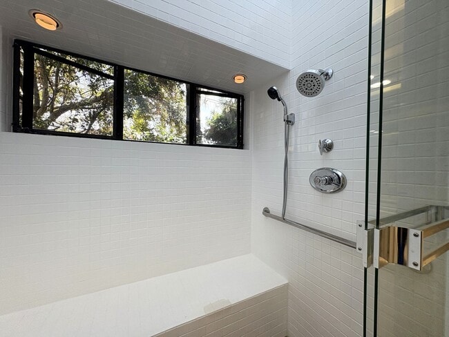 Building Photo - Eichler-Style Gem in Desirable Triple El N...