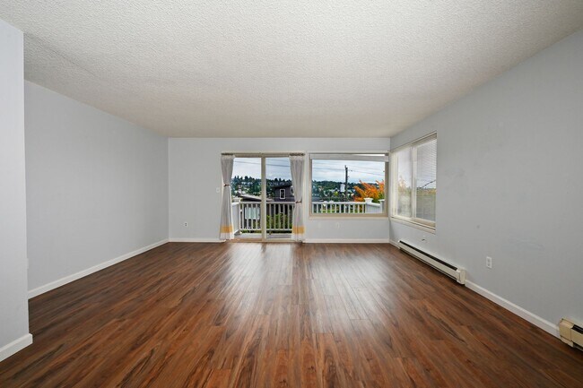 Building Photo - 3622 13th Ave W