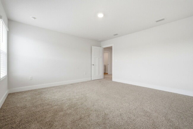 Building Photo - 4932 Valor Ct