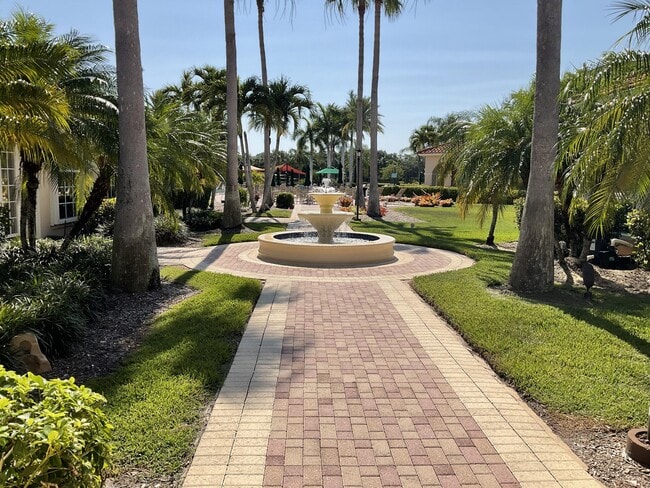 Building Photo - 364 Sunview Way