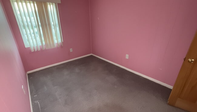 Building Photo - 2665 Chatsworth Ct