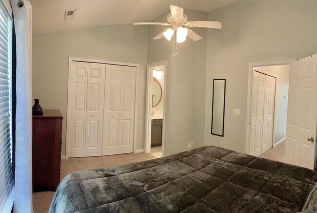 Building Photo - 466 Doane Way