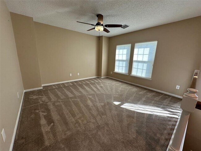 Building Photo - 9918 Cedaredge Dr