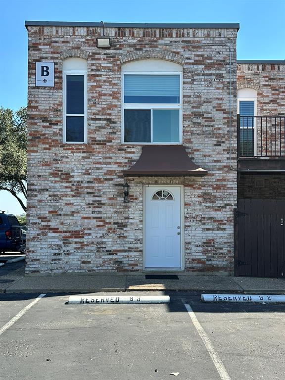 Building Photo - 6501 E Hill Dr