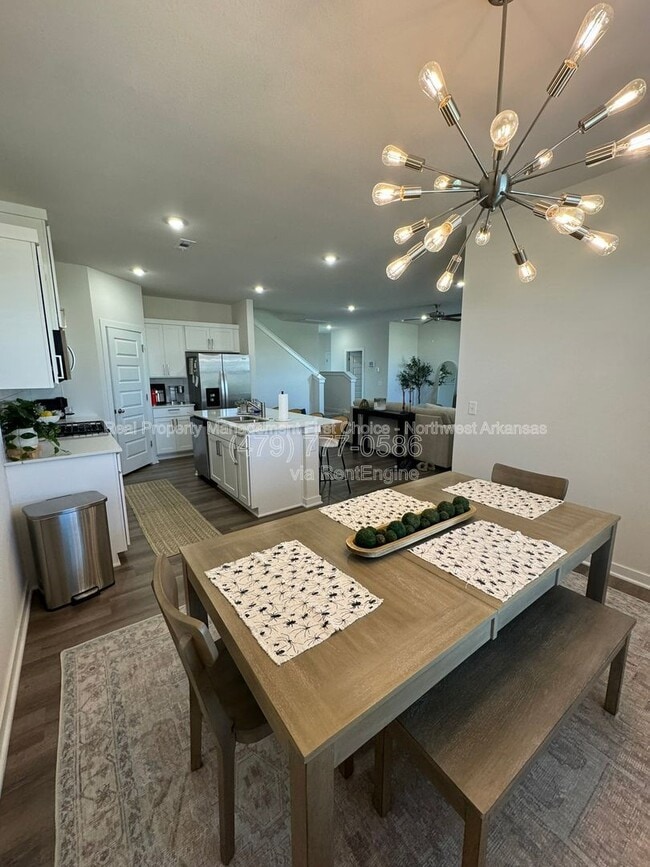 Building Photo - 4801 W Triangle St