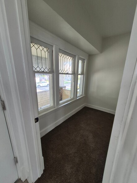 Building Photo - 3449 W 54th St