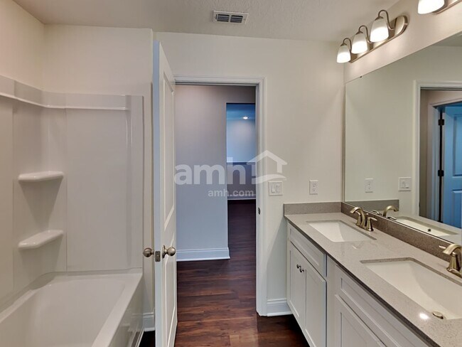 Building Photo - 6174 Little Blf Cir