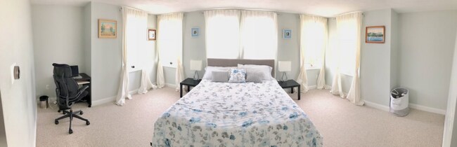 Building Photo - 17 The Strand