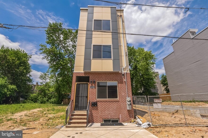 Building Photo - 2222 N 7th St