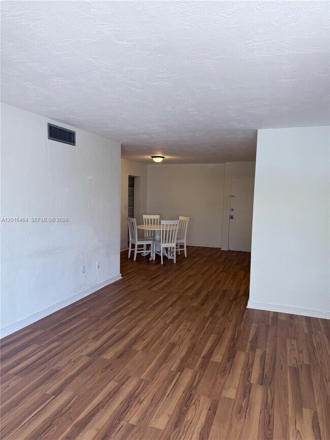 Building Photo - 1205 Mariposa Ave