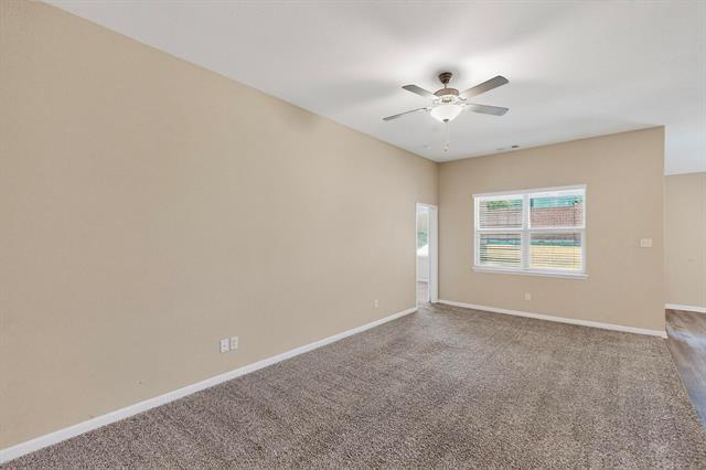 Building Photo - 1903 Dahlia Way