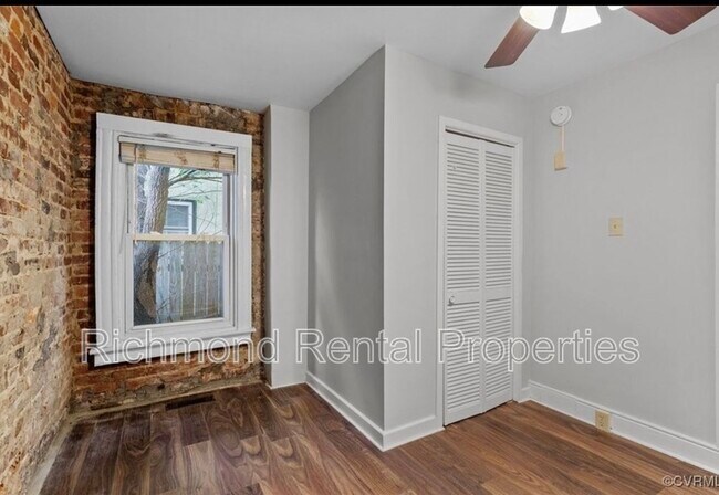 Building Photo - 1828 Parkwood Ave