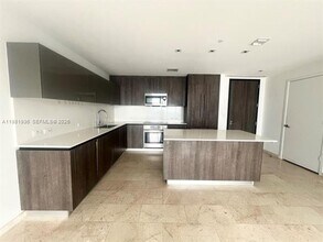 Building Photo - 68 SE 6th St