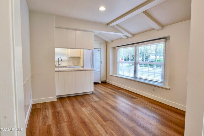 Building Photo - 23939 Oxnard St