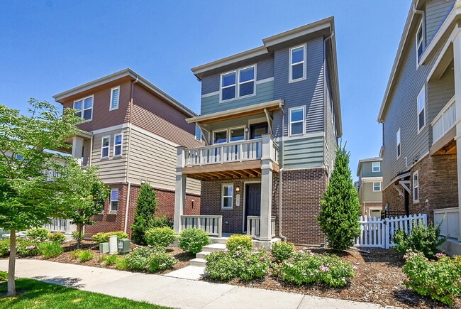 Building Photo - $2,675 - 3 Bed, 2.5 Bath Home in Aurora wi...