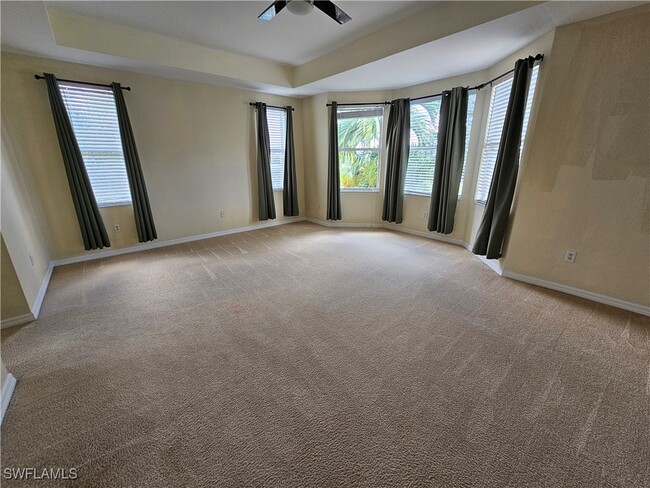 Building Photo - 2084 Par Dr