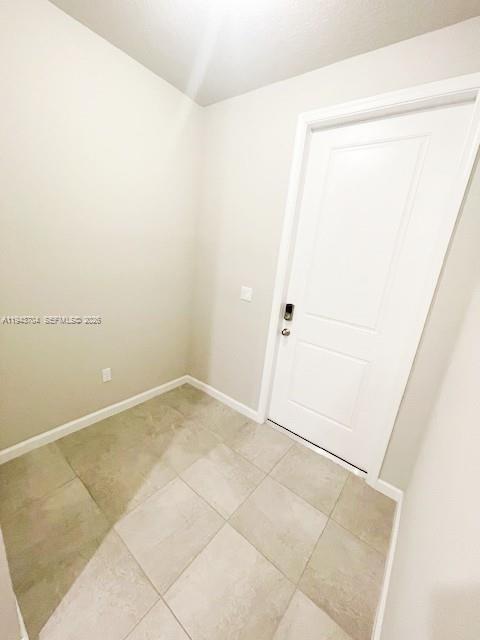 Building Photo - 3939 SE Mentmore Ln