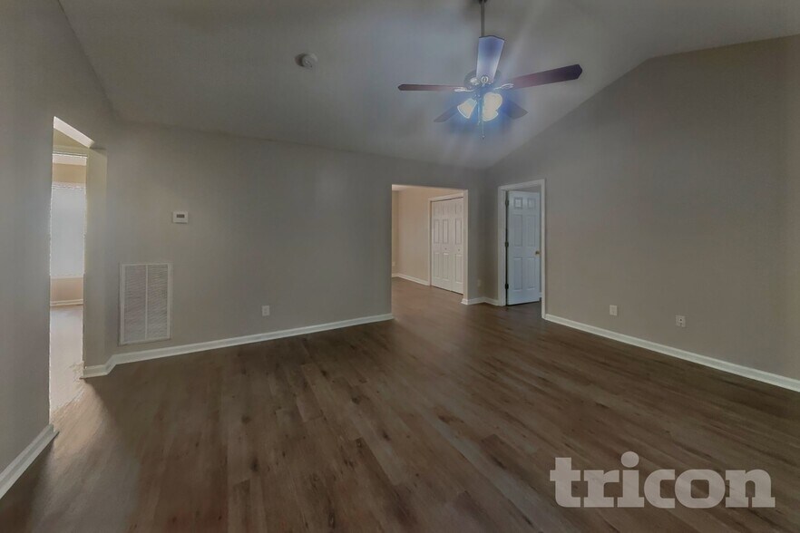 Building Photo - 105 Pinto Ln