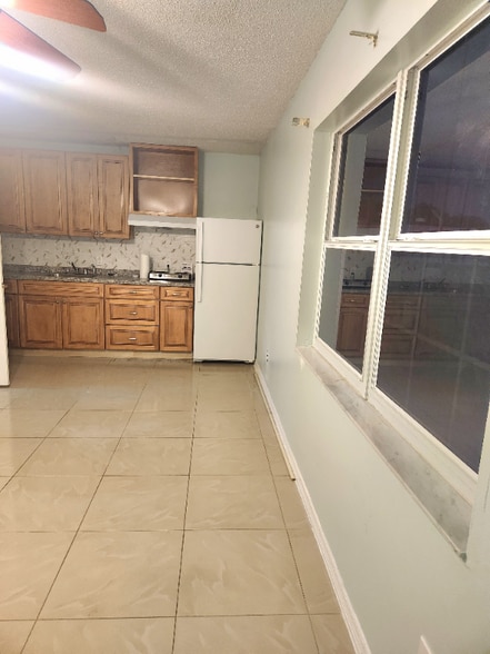 Building Photo - 111 Hermosillo Dr