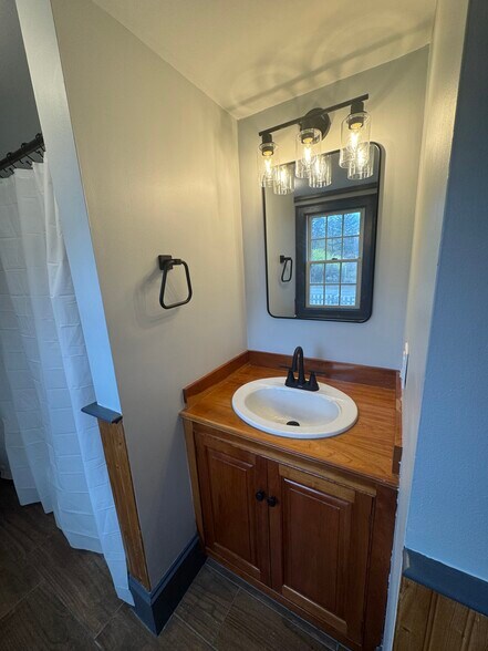 Building Photo - 329 Main St