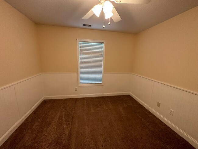 Building Photo - 789 Spence Dr