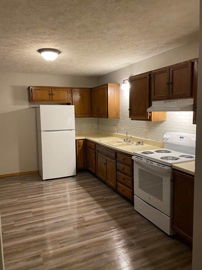 Building Photo - Coming Available Soon!!