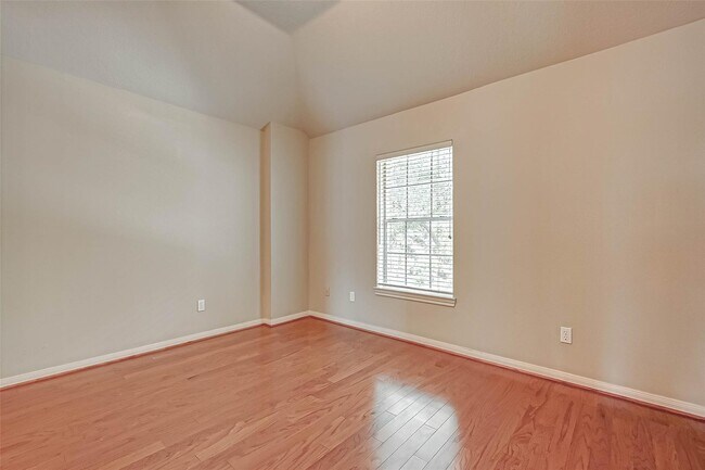 Building Photo - 12419 Shadycrest Dr