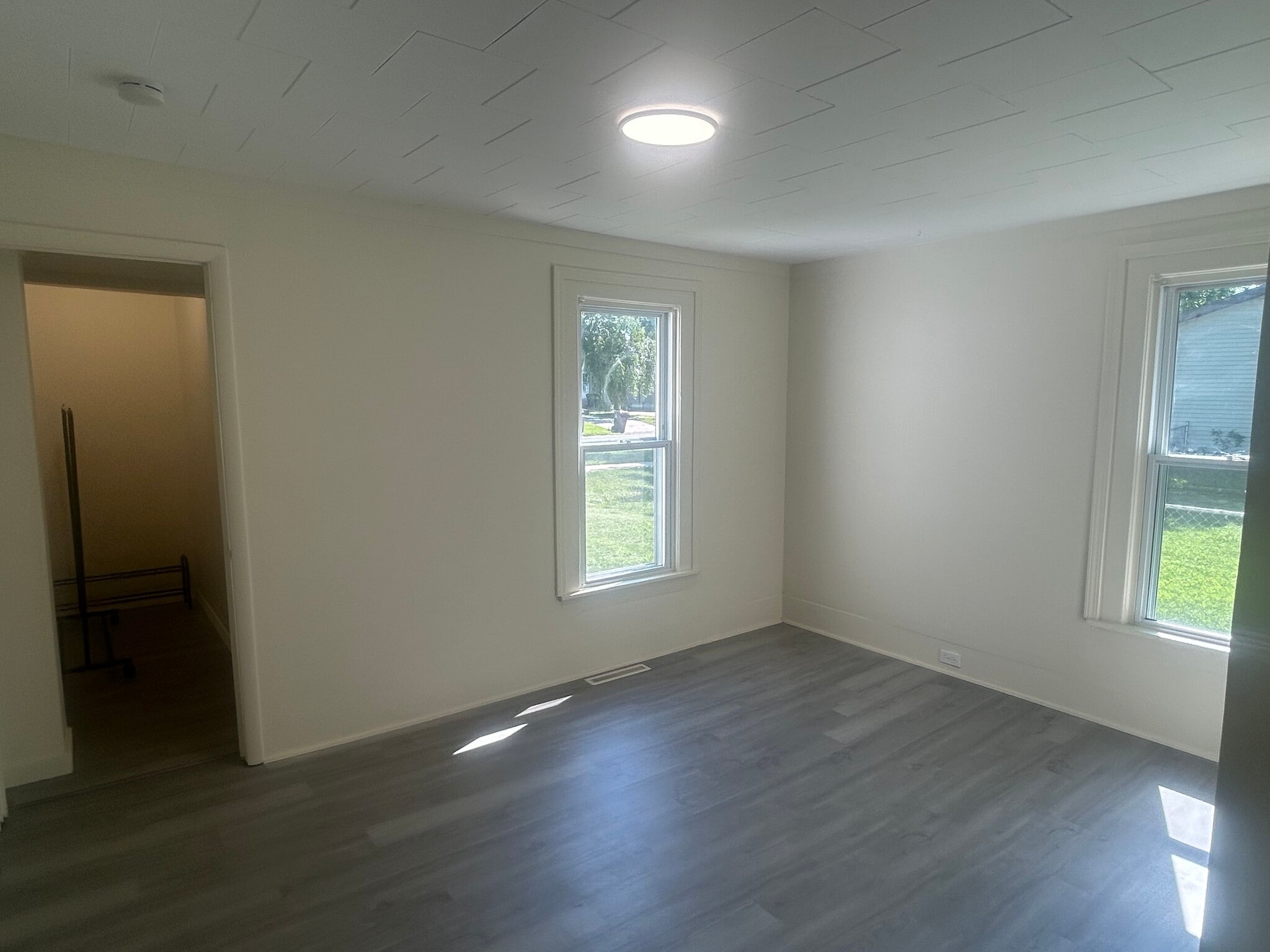 Master Bedroom - 421 W Bond St