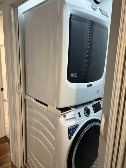 Washer/Dryer - 4257 Caldwell Ave