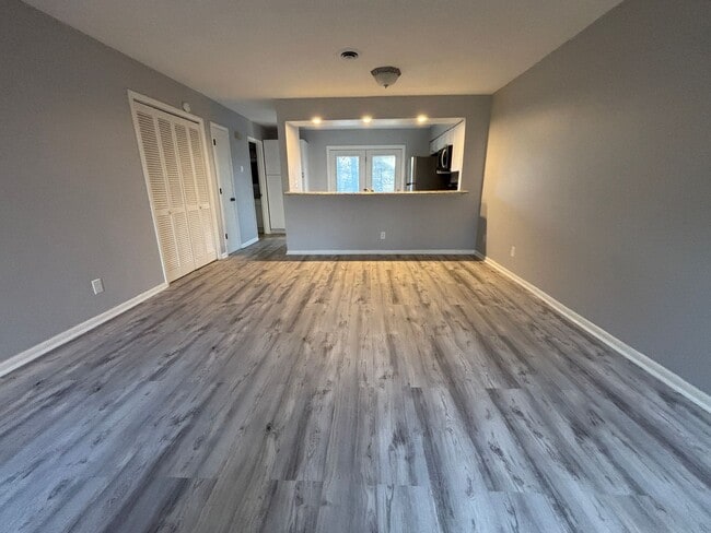 Building Photo - 7203 Woods Crossing Dr