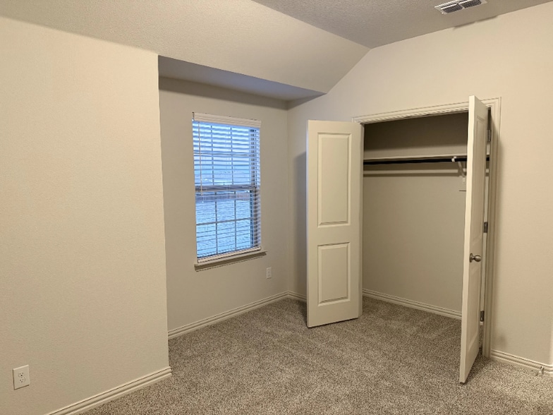 Building Photo - 1312 Staffords Pt