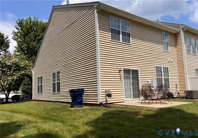 Building Photo - 1723 Stonemill Lake Terrace