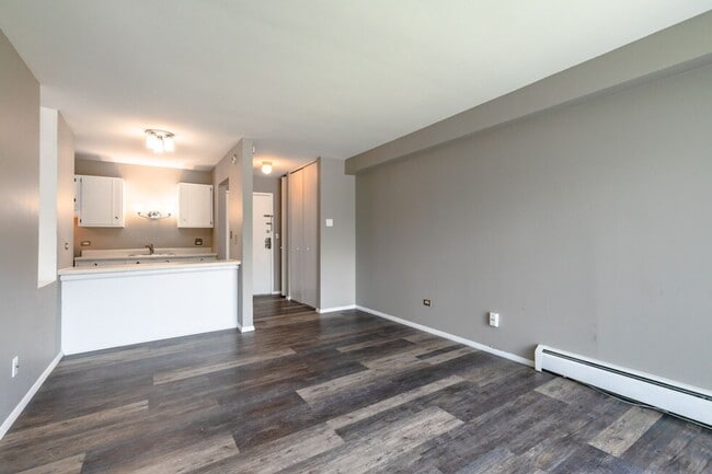 Building Photo - 914 Ridge Square
