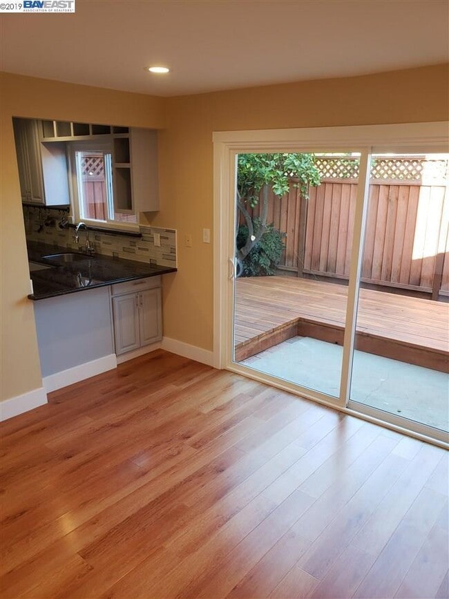 Building Photo - 40292 Santa Teresa Common