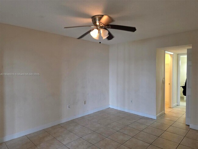 Building Photo - 1061 Jefferson Dr